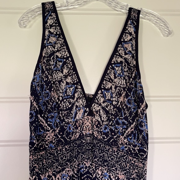 Angie V-Neck Sleeveless Maxi Dress Women’s Medium Navy/Beige - Picture 6 of 14